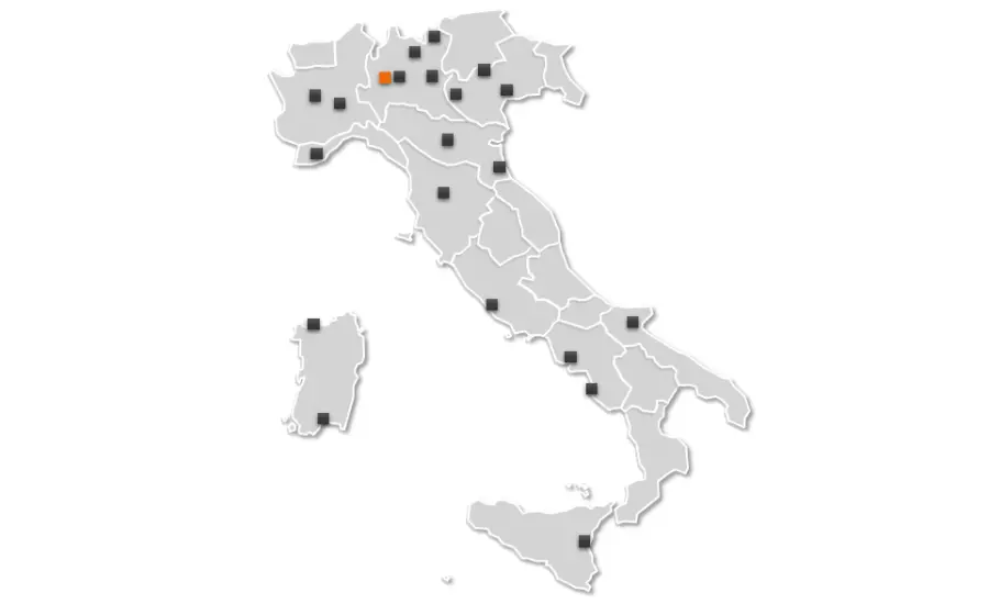 
Una mappa delle filiali TKE e un tecnico manutentore
